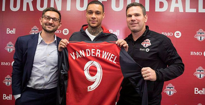 Van der Wiel'dan Fenerbahçe'yi kızdıracak açıklama