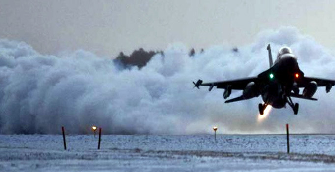Rusya'nın hava sahasını Türk jetlerine kapattığı iddia edildi