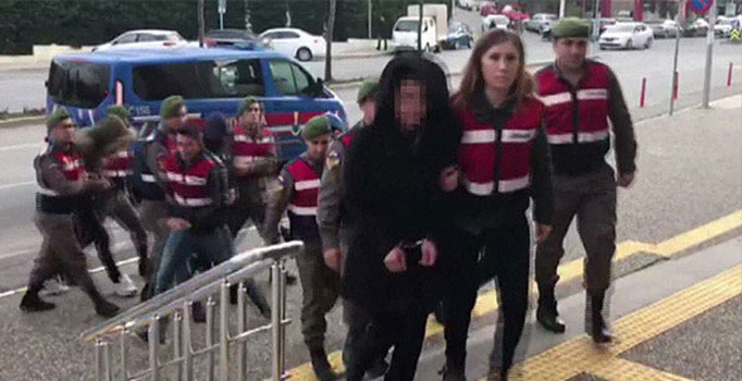 FETÖ ile korkutup dolandırdılar