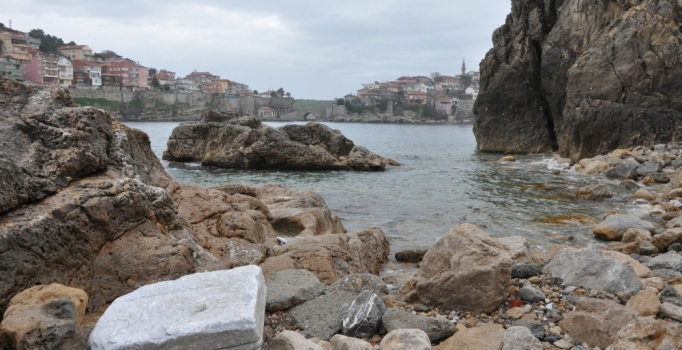 Bartın'da tarihi eserler sahile vurdu