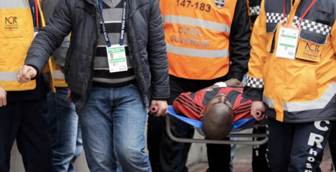 Gaziantepsporlu futbolcu Desire hastaneye kaldırıldı