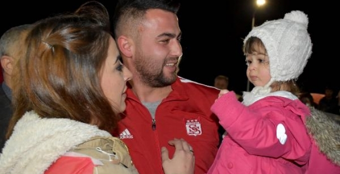 Afrin gazisine Sivas'ta coşkulu karşılama | Sivas haberleri