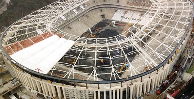 Vodafone Arena'nın çatısı tepki çekti