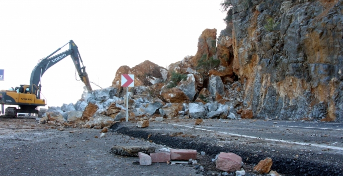 Zonguldak-İstanbul karayolunda heyelan