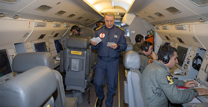 Son dakika! Orgeneral Akar: Hem Afrin'i hem Ege'yi kontrol edecek güçteyiz