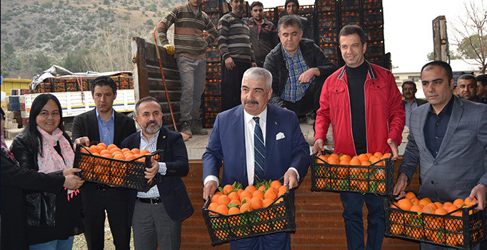 Adana'dan Mehmetçiğe 60 ton portakal