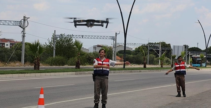 Jandarmadan uyuşturucu tacirlerine ‘Drone’lu operasyon: 37 gözlatı