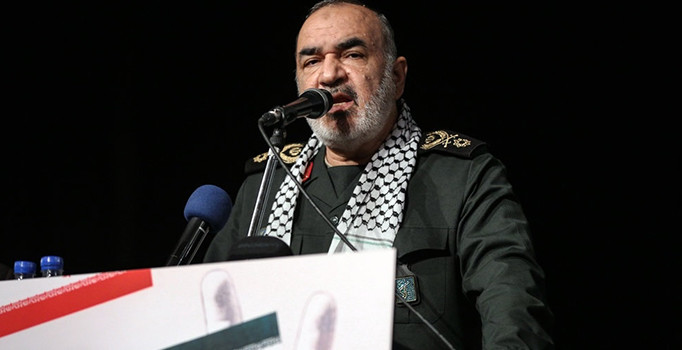 İran: Bölgeyi İsrail için cehenneme çevirebiliriz