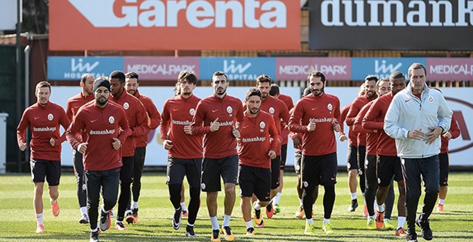 Galatasaray'da Sneijder takımdan ayrı çalıştı