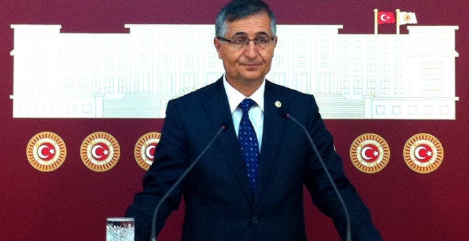 Özcan Yeniçeri kimdir, neden istifa etti? İYİ Parti'den istifa eden Özcan Yeniçeri kimdir, hayatı