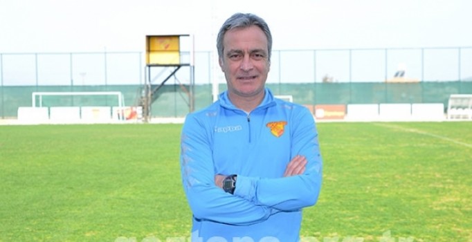 Önder Özen, Göztepe ile 1.5 yıllık sözleşme imzaladı