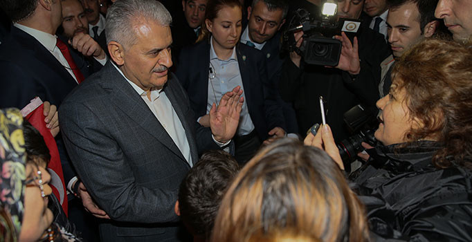 Başbakan Yıldırım şehit evlerini ziyaret etti