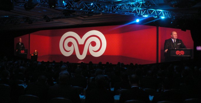 Koç Holding'in net kârı 2015 yılında yüzde 32 yükseldi