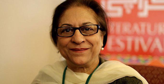 Pakistanlı aktivist Asma Jahangir hayatını kaybetti