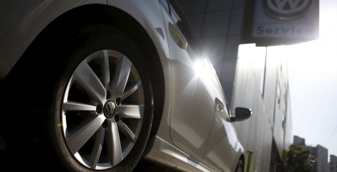 Emisyon skandalı Volkswagen'in satışlarını yüzde 5 düşürdü