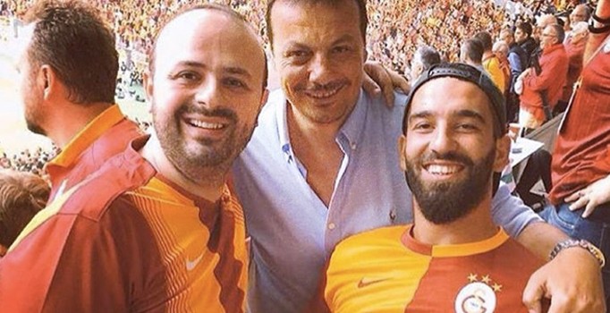 Arda Turan'dan Ergin Atamanlı ve Galatasaray formalı Lazio mesajı