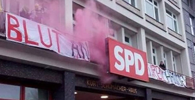 Almanya'da PKK yandaşları SPD binasını bastı