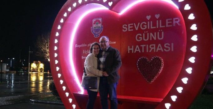 Sevgililer Gününde "kalp" platformunu kırdılar