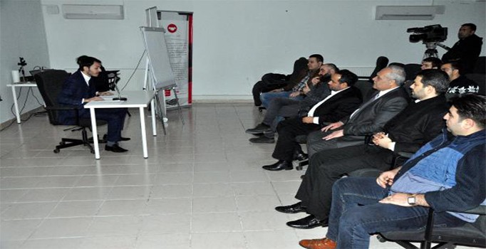 Suriyeliler savaşın acısını şiirle anlattılar