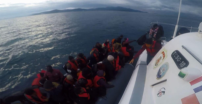 İzmir'de 43 kaçak yakalandı