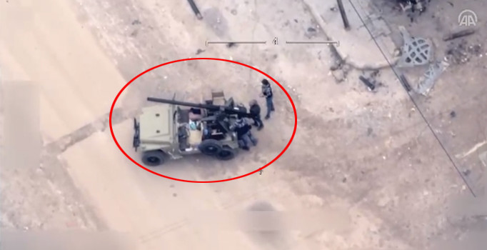 Son dakika! YPG'li teröristler evlerin arasından sivil kıyafetlerle saldırdı | Video