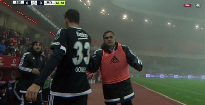 Oyundan alınan Mario Gomez, Şenol Güneş'i tersledi