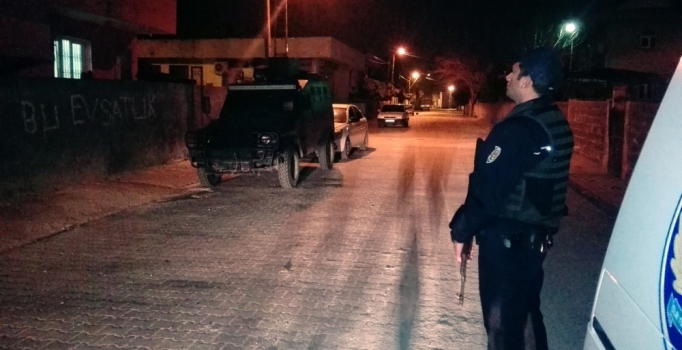 Adana'da terör propagandasına 6 gözaltı