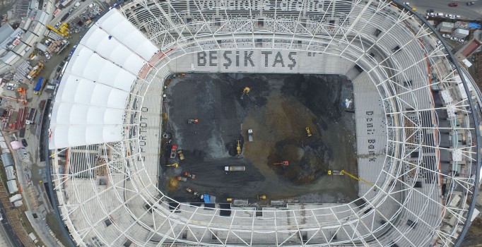 Tribünlerdeki 'Beşiktaş' yazısı tamamlandı