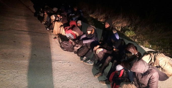 Horasan’da 50 kaçak göçmen yakalandı