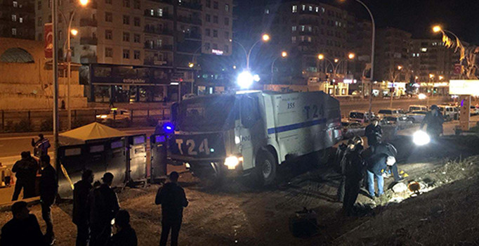 Diyarbakır'da polis noktasına EYP'li saldırıya 3 gözaltı