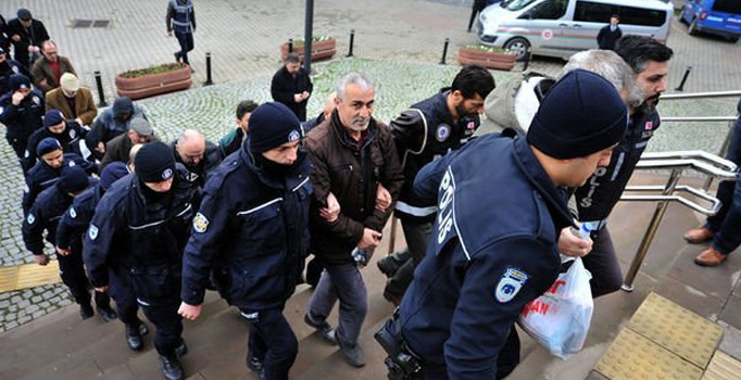 4 ilde 'kaçak silah' operasyonu: 64 kişi gözaltına alındı