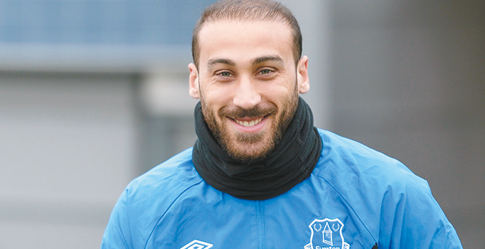 Cenk mutsuzsa geri dönebilir!