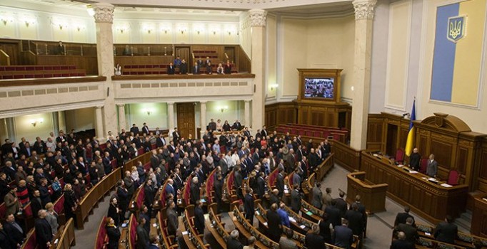 Ukrayna'da koalisyon hükümeti düştü