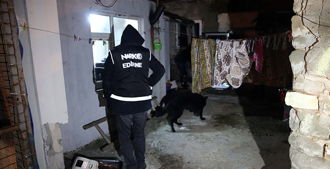Edirne'de uyuşturucu satıcılarına şafak operasyonu