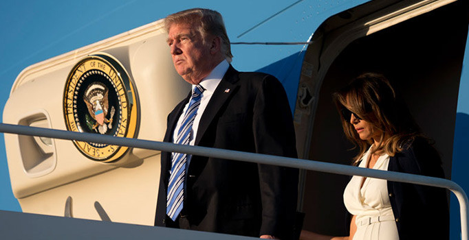 İddialar Trump çiftini yıprattı: Melania elini tutmadı