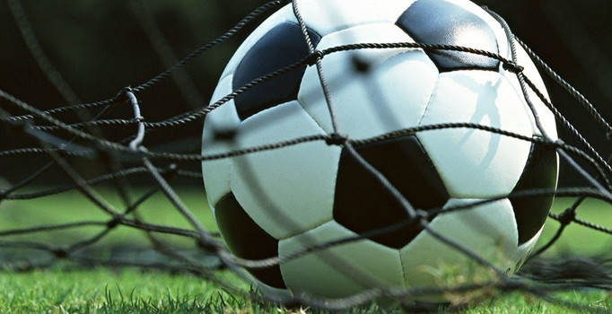 Manisa haberleri | Genç futbolcu trafik kazası geçirdi