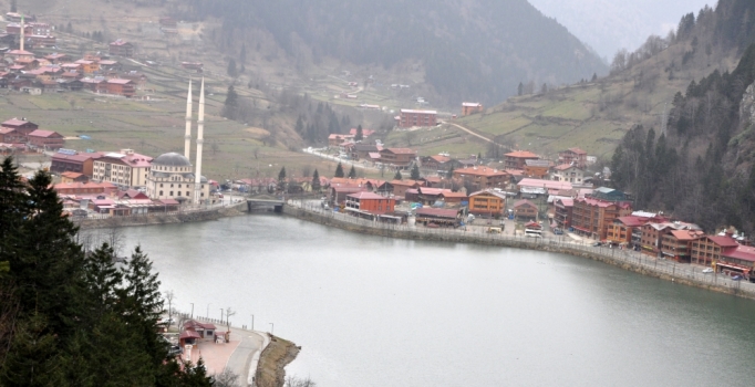 Uzungöl'de yaz sezonu öncesi kaçak yapılar yıkılacak