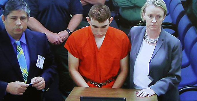 Okulda katliam yaptı, ardından hamburger yemeye gitti