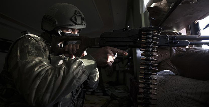 Üç terörist etkisiz hale getirildi