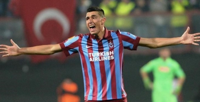 Oscar Cardozo, Çin için kararını verdi