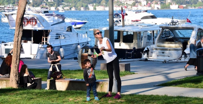 Çağla'nın uçurtma keyfi