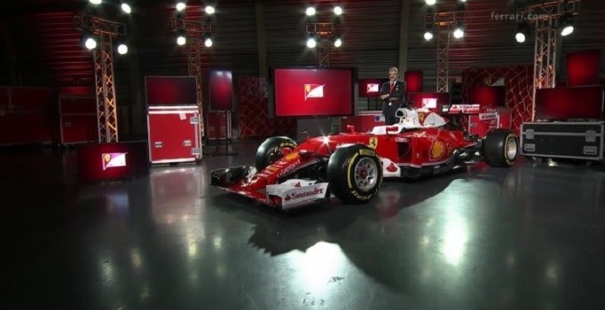 Formula 1 takımlarından Ferrari yeni aracını komuoyuna tanıttı
