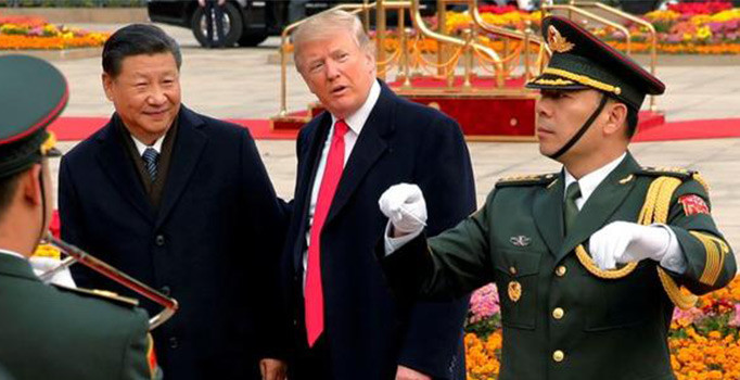 Trump'ın Çin ziyaretinde korumalar birbirine girdi