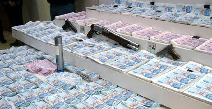 İstanbul merkezli 7 ilde kalpazanlara operasyon