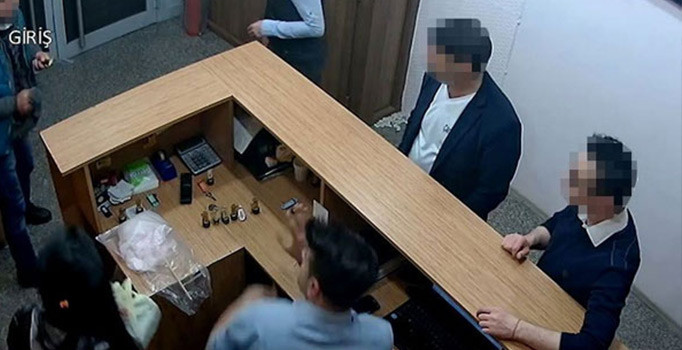 Ümraniye'de otel lobisinde eşini öldüren sanığa haksız tahrik indirimi istemi