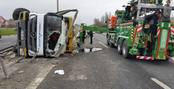 TEM'de trafiği kilitleyen kaza: 2 yaralı