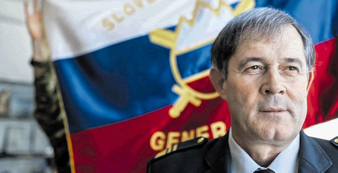 Slovenya'da genelkurmay başkanı görevden alındı