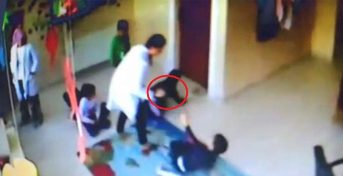 Kreşte tekmeli terlikli dayak