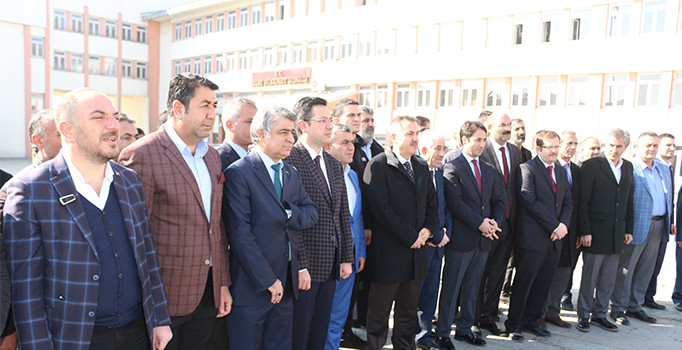 İran-Türkiye arasında transit minibüs seferleri başladı