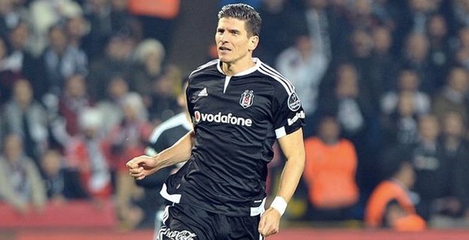 Mario Gomez 3 gol daha atarsa tarihe geçecek
